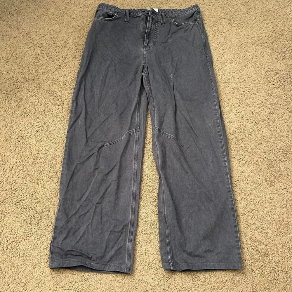 Grey high-waisted straight-leg jeans
